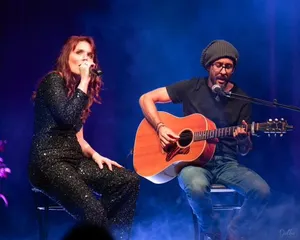 En duo avec Julien Bonnemain, compositeur de mon titre Au delà