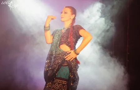 LOLIPOP - SPECTACLE REVUE CABARET DANSEUSES CHANTEURS INTINERANT