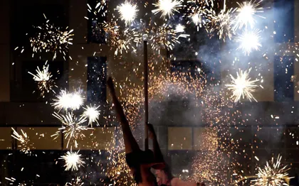 Photo de Ogyassa, Jongleurs, cirque aérien, échassiers / CAEN NORMANDIE