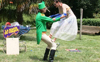 Photo de Compagnie l'Art Osé - Spectacle de rue