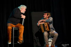 Jean-Marc Derouen
(narration) &
Yann-Loïc Joly 
(accordéon diatonique)