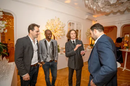 Robin Geyer - Magicien Professionnel Français à Paris et en Île-de-France.