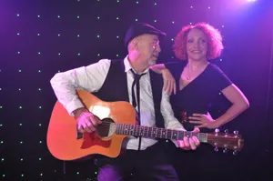 Vous souhaitez organiser une soirée privée avec de la musique d'ambiance ou plus dynamique pour vos convives le groupe Mikado est le choix idéal un duo acoustique Pop rock Guitare Voix qui vous accompagne en musique toute la soirée dans le Gard Nimes, Ales et L’Hérault Montpellier