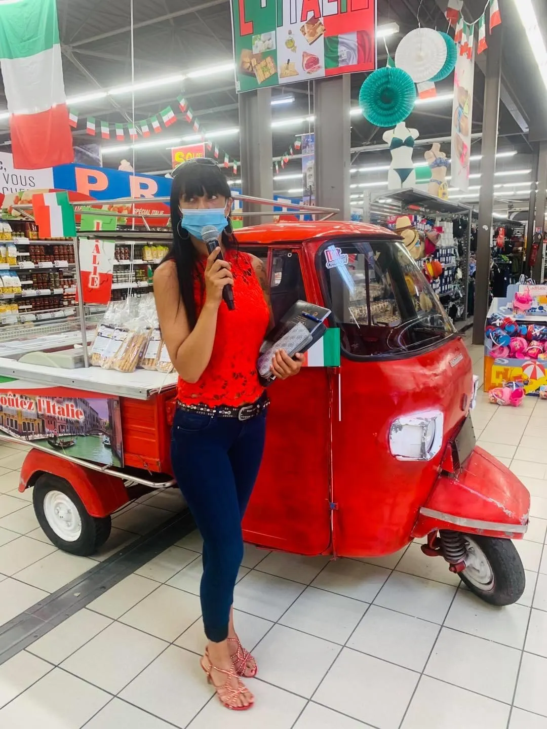 Hôtesse en animation micro 