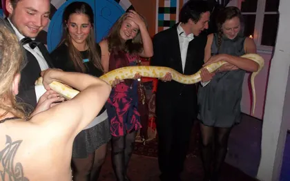 Photo de Spectacle de Fakir, artiste d' Anderlecht Belgique