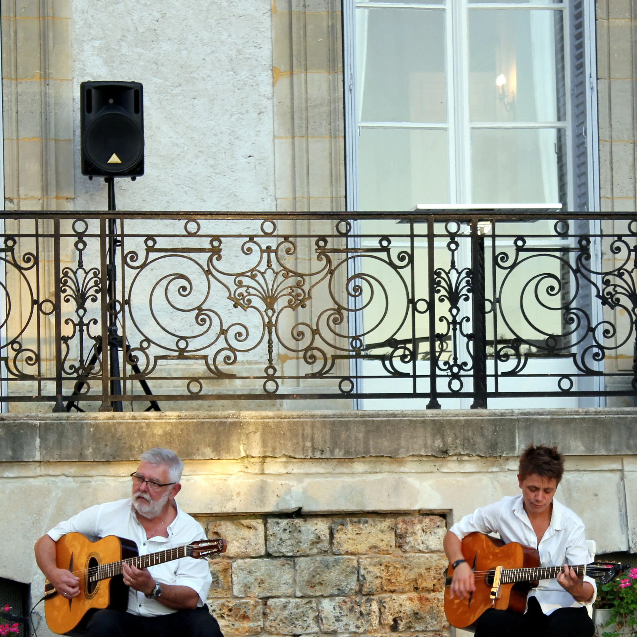 Cocktail de mariage
Duo Jazz swing manouche
Département Loir-et-Cher 41