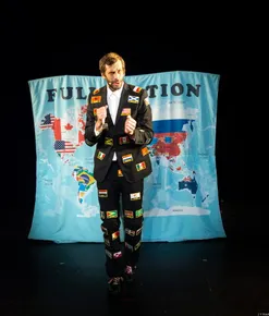 François Pierce Magicien close-up, scène / Paris