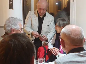 Du close up et du mentalisme au restaurant la table de fumichon à st lô, pour l'asptt de la manche.