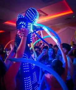 Stripteaseur, Stripteaseuse, Robot Led, Cracheur de feu, Limousine