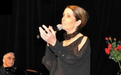 Photo de Confidences - Spectacles de chansons françaises /  Bourgogne