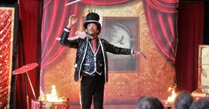 Polino Magicien jongleur 