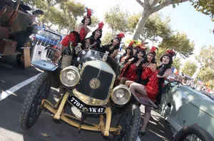 Lolipop danseuses professionnelles charleston gatsbi années 30 rétro  salon exposition automobile vintage