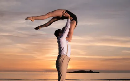 Photo de Duo Cirque purple way / Paris- Ile-de-France