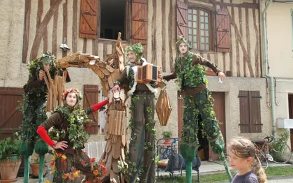 Photo de  Compagnie les Vaguabondes - Échassiers, spectacle  feu - Toulouse 31