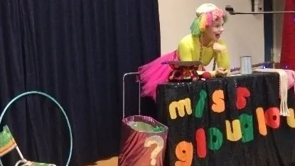 CATHY MINY - Chanteuse multigénérationnelle & Clown - BEAUVAIS