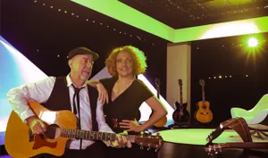 soirée privée pour concert pop rock avec le groupe Mikado duo guitare voix live acoustique Lydia Moreno au chant et Abdel Krouni guitare dans le Gard Ales Nimes