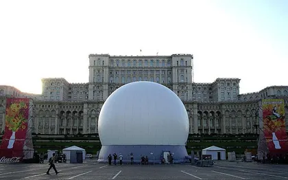 Photo de GEOME - SOCIETE DE LOCATION DE STRUCTURES GONFLABLES PERSONNALISEES - PARIS