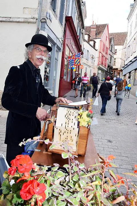 Jean-Mi et son orgue de barbarie