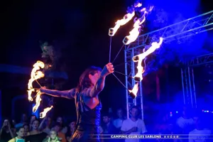 Lolipop spectacle rue événementiel performance baton feu team show gala sur-mesure déambulation
