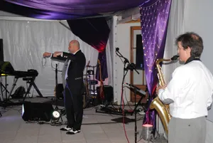 symphonie magique des anneaux le tout accompagné au saxo par un invité