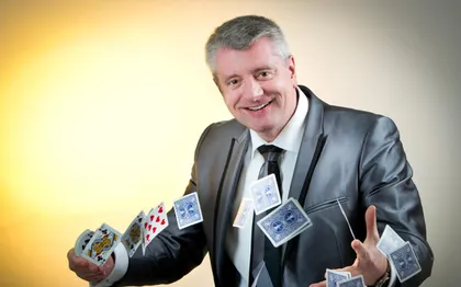 Photo de LES CHRISTIES: MAGICIEN ILLUSIONNISTE / SEINE MARITIME