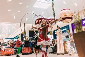 Mère Noël et ses hula hoop