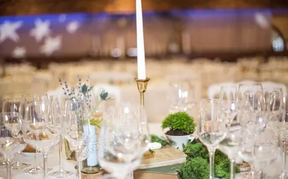 Photo de WEDDING PLANNER : Demoiselle capeline / 35
