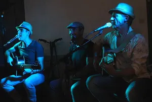 Le Trio en action sur scène