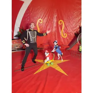 Les petits chiens jack russel dans le rôle de super-héros la pat'patrouille