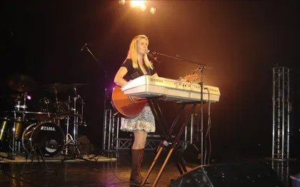 Photo de Ann-Laora Chanteuse variete internationale - Bouches du Rhone