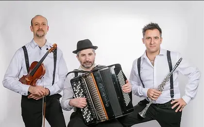 Photo de "Tzigish" animation musicale klezmer et tzigane / Avignon