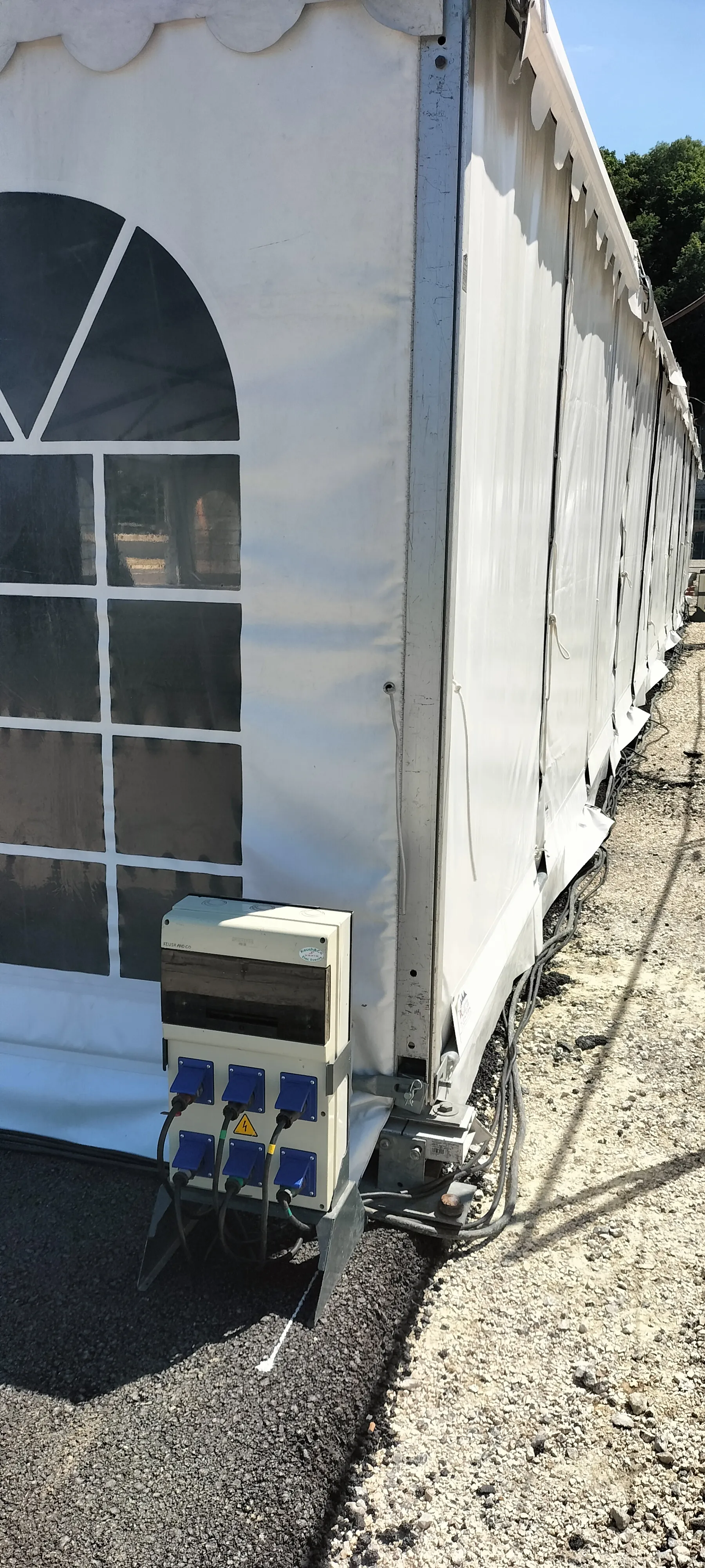 Bureau de Vente Immo
Distribution électrique / Systeme d'évacuation de secour / Eclairages 
78 les Yvelines Angerville Ile de France 


