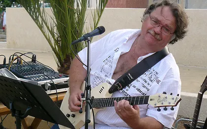 Photo de Guitariste - Chanteur - Michel DUC - SERVIAN - LANGUEDOC - HERAULT