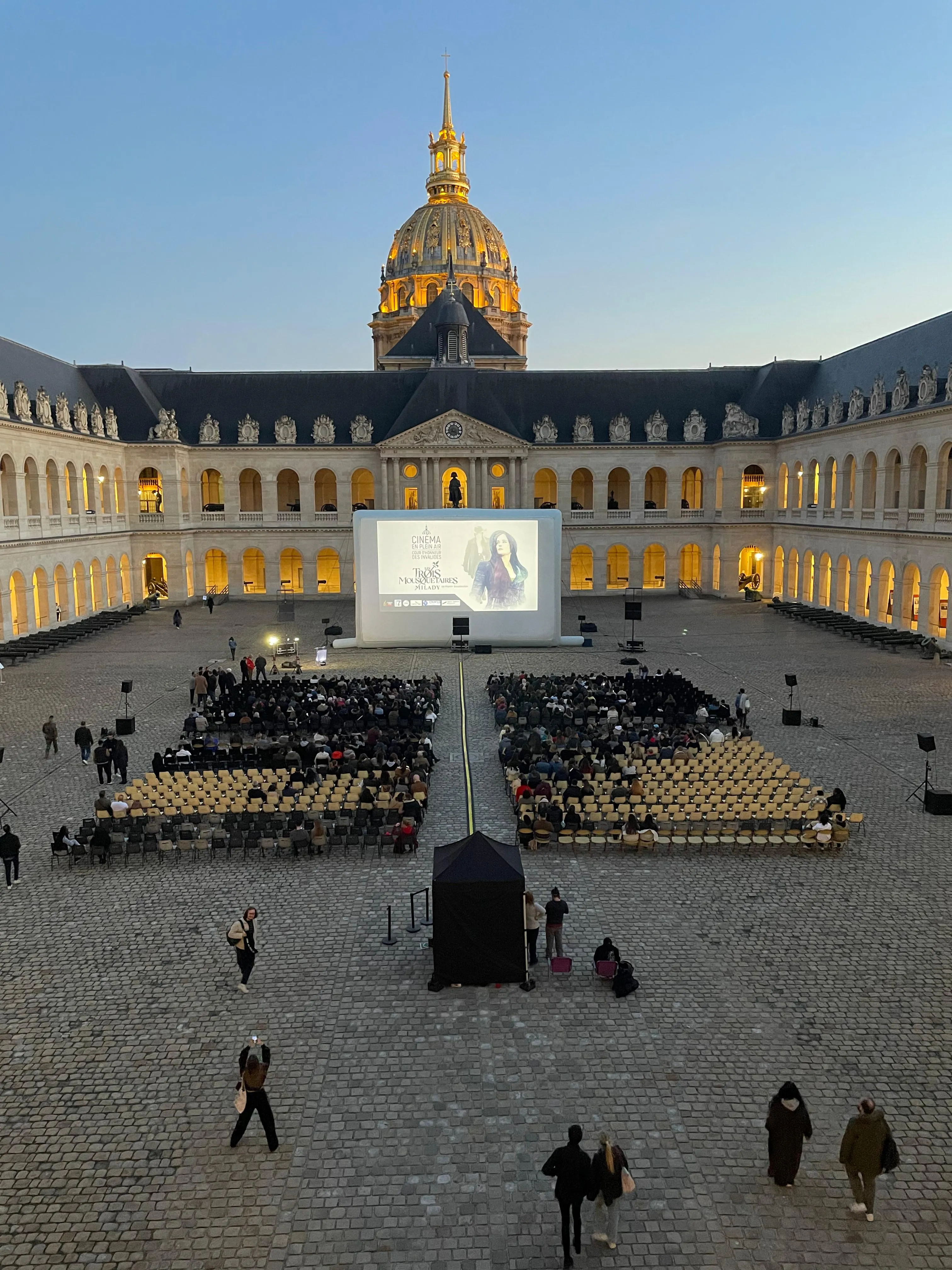 Cinéma en plein air à l'Hôtel des Invalides