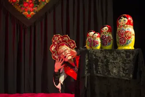 Matriochkas ! Spectacle dès 2 ans. Joyeux et coloré. 
