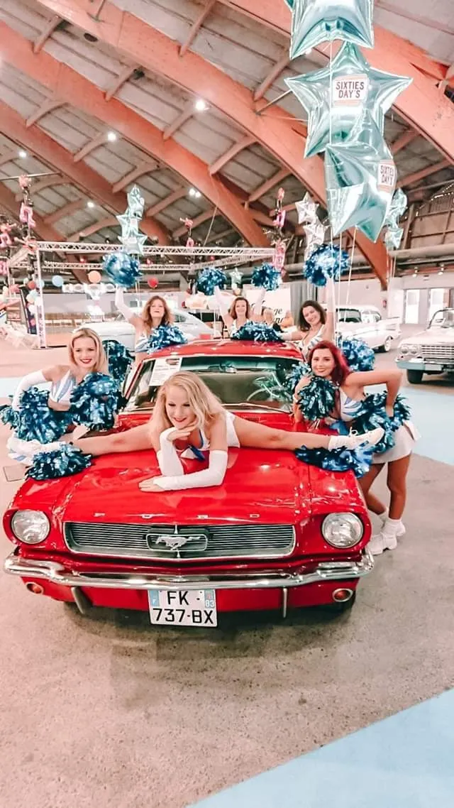 Lolipop pompom girls modèles hôtesses photos danseuses professionnelles salon auto vintage 