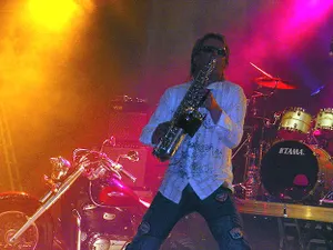 Eric Dulle saxophoniste concert rock, saxophone