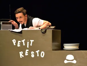 Petit Resto Pasha Bar