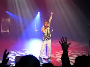 Eric Dulle saxophoniste concert, festival, podium, radio, saxophone.