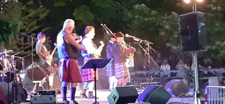 Cornemuses / BOUCHES DU RHONE