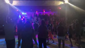 Fête, danse en extérieur