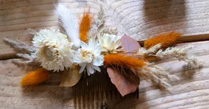 Peigne en fleurs séchées