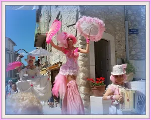 Spectacle d'Échassiers - nombreuses thématiques 