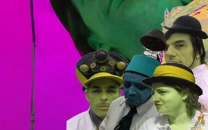 Photo de SPECTACLE DE RUE - VOUS AVEZ DIT BIZ'ART - AVIGNON - LA BRIGADE D'INTERVENTION SENSORIELLE ET GRATUITE