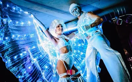 Photo de Stripteaseur, Stripteaseuse, Robot Led, Cracheur de feu, Limousine