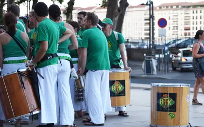 Photo de Les BaTouKailleurs, batucada de Lyon