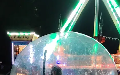 Photo de Maquilleuse enfants, Spectacle déambulation  bulle Géante lumineuse 