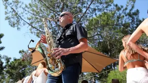 Prestation lors d'une Pool Party en Corse du Sud