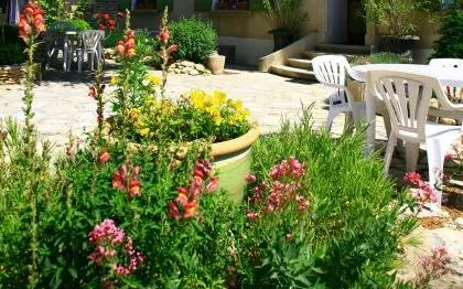 Photo de HOTEL LE SIECLE - MAZAN - MONT VENTOUX - PROVENCE