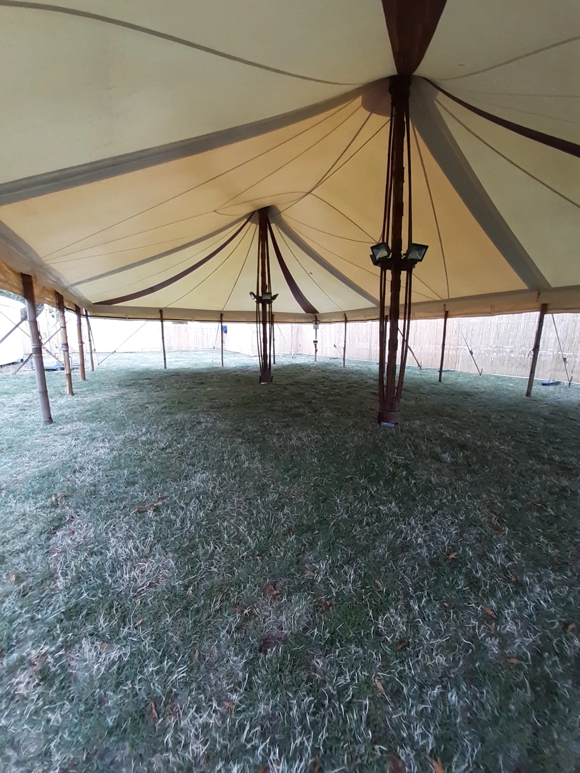 Éclairage Service + Secours Zone VIP sous chapiteaux bambou pour Rock en Seine 
92 Saint-Cloud Paris Angerville ile de France 